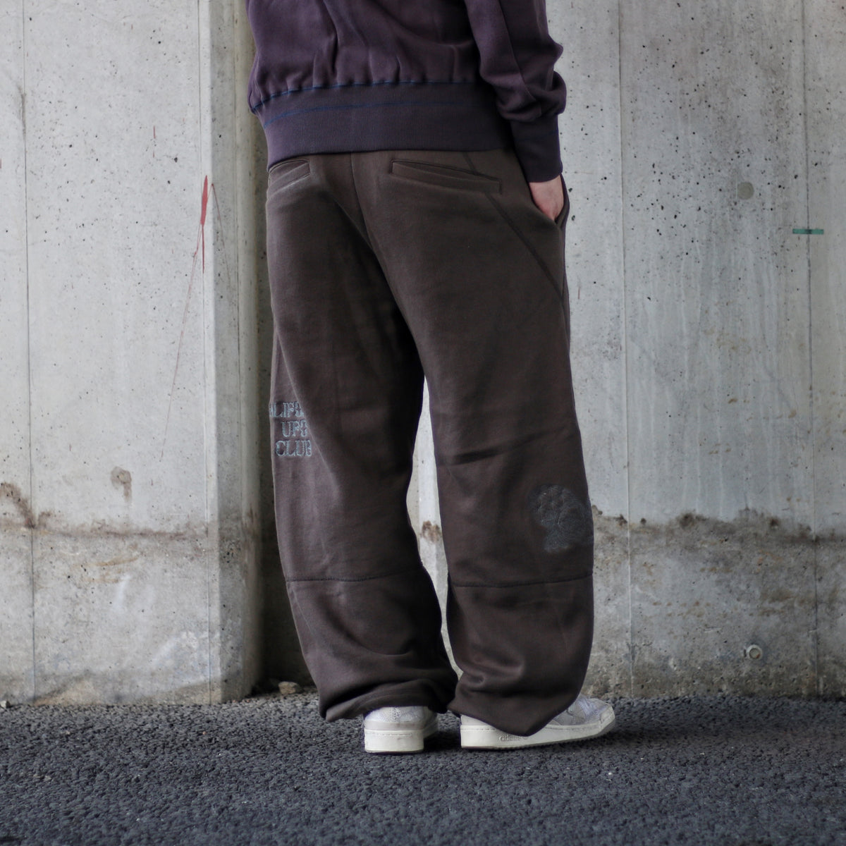 CURVY SWEAT PANTS 3D