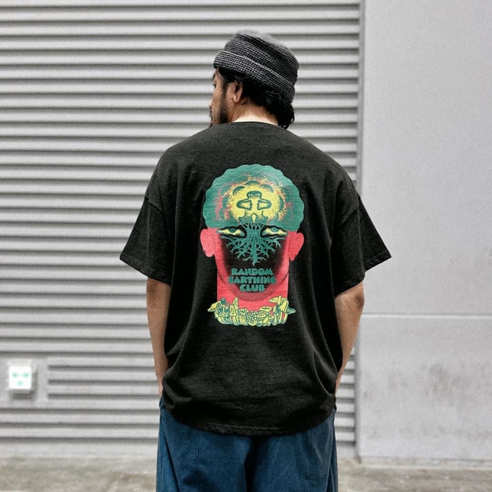 【予約商品：8月上旬以降お届け予定】MAGOODZ "Random Earthing Club"  ND ver.  TEE