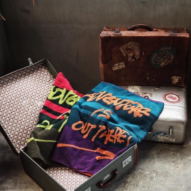 ADVENTURE BEACH TOWEL M