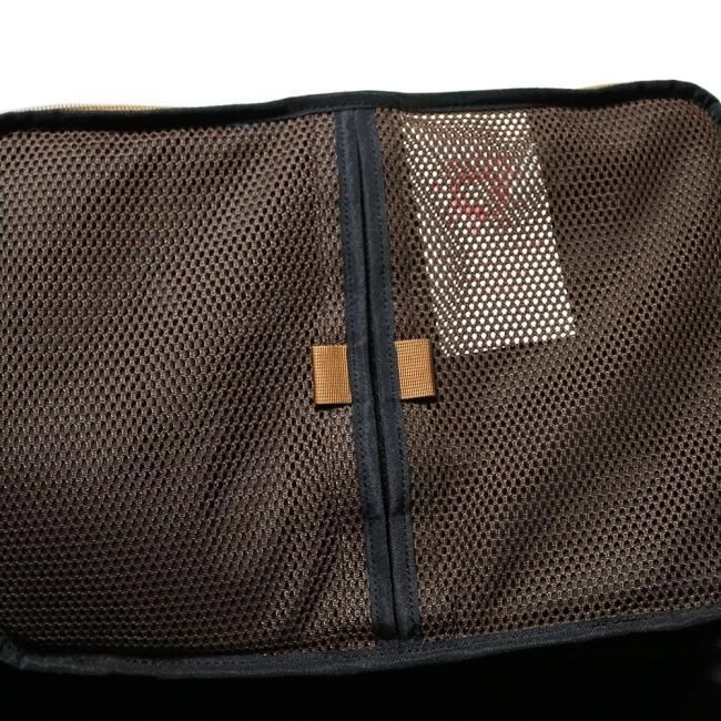 CRUNCHY BALL CASE