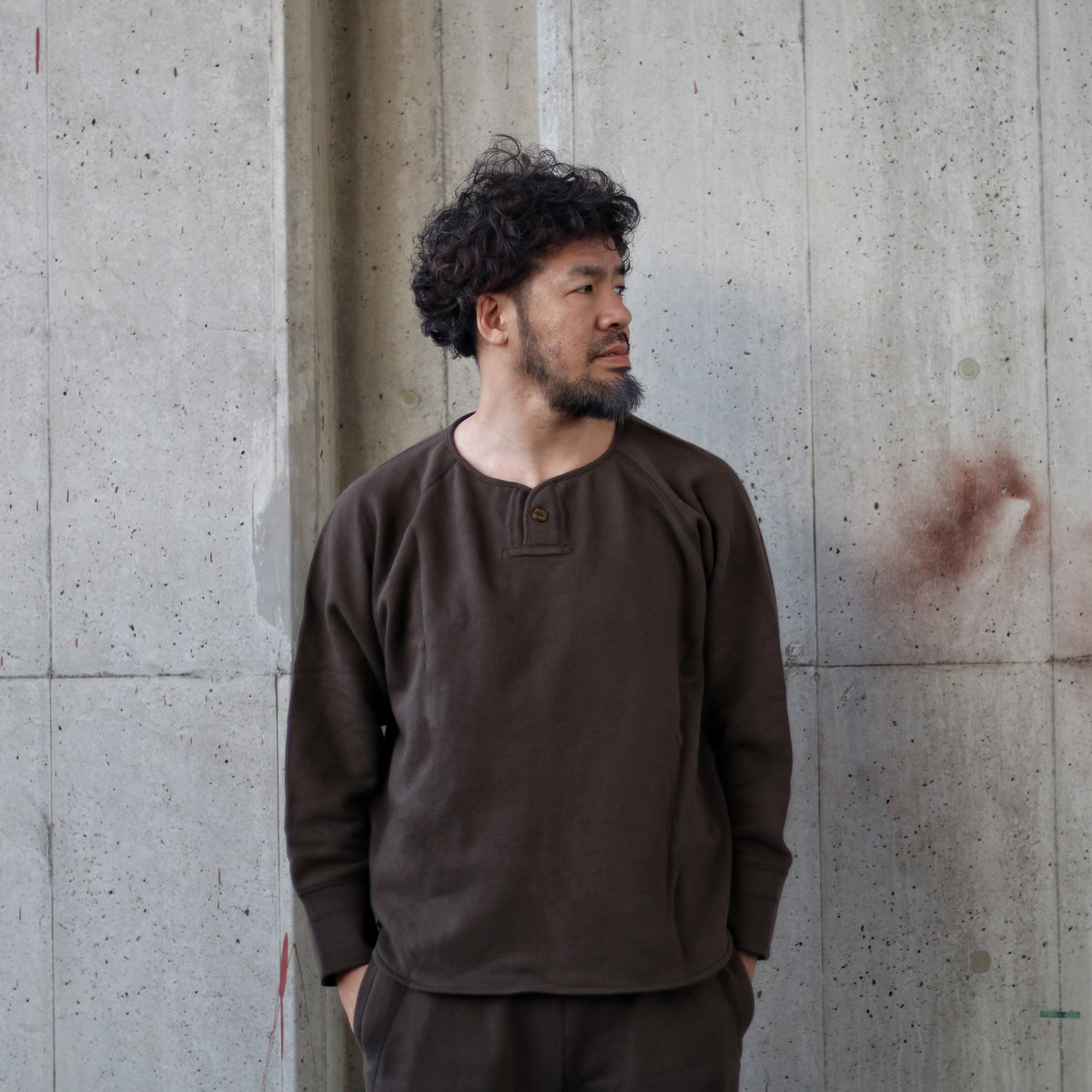 BRUSHED COTTON LONG SLEEVE HENLEY "LUCKY SWALLOW"