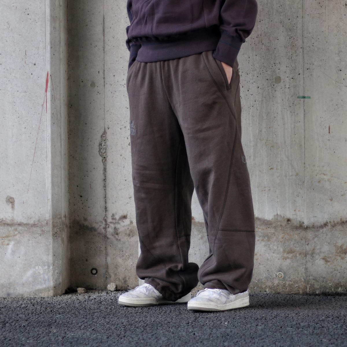 CURVY SWEAT PANTS 3D