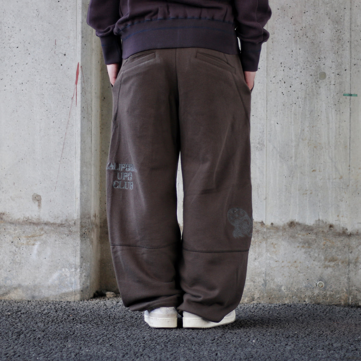 CURVY SWEAT PANTS 3D