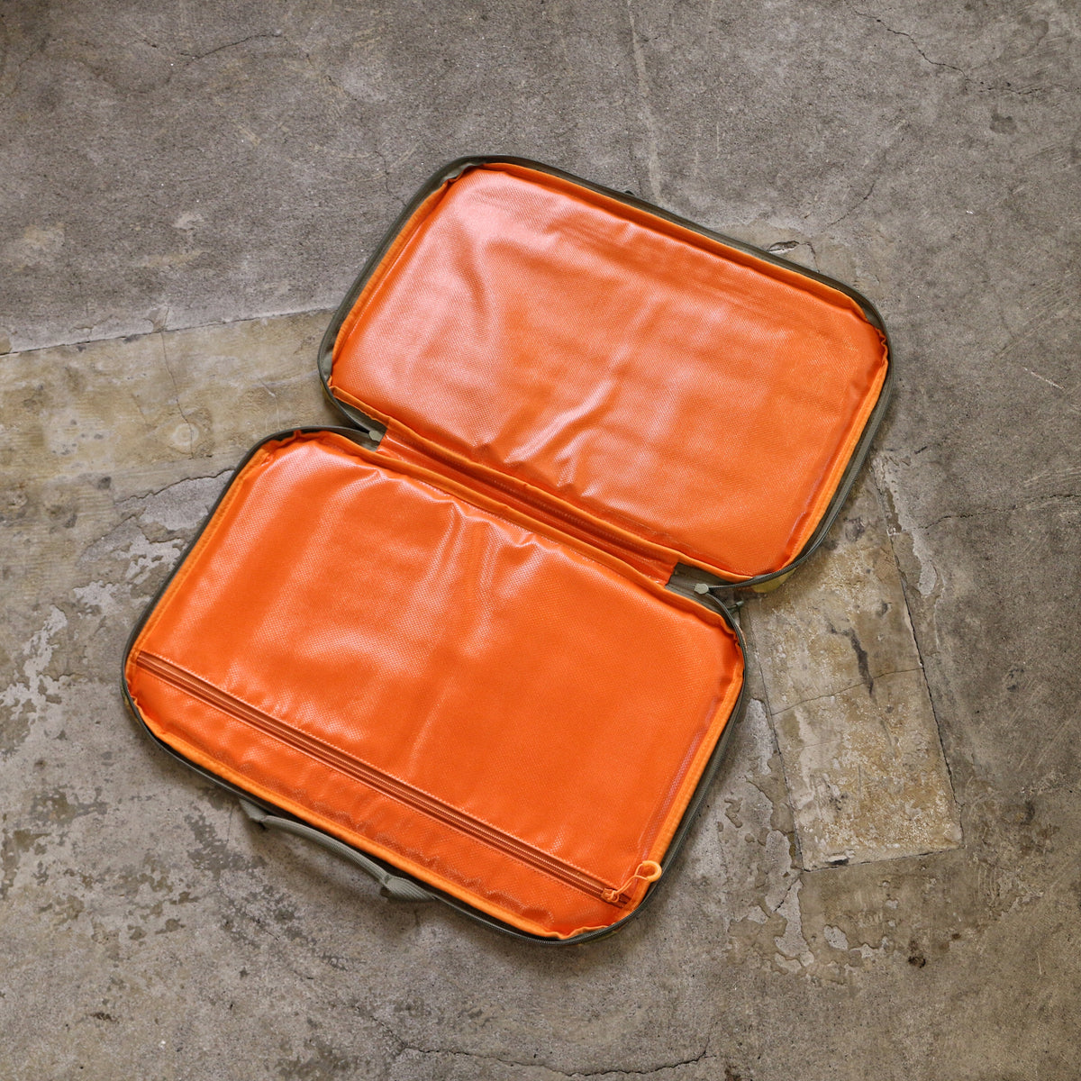 IRON TABLE MINI CASE ND.ver