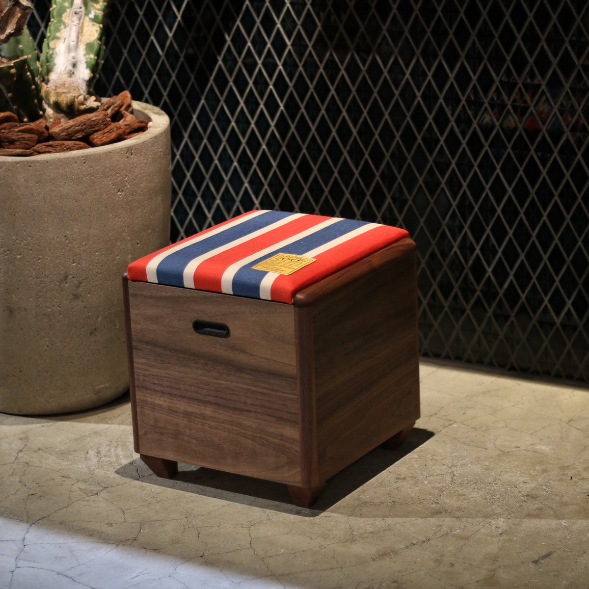 【HSH先行発売：11月中旬以降のお届け予定】NARROW STOOL ND ver. RETRO STIRPE